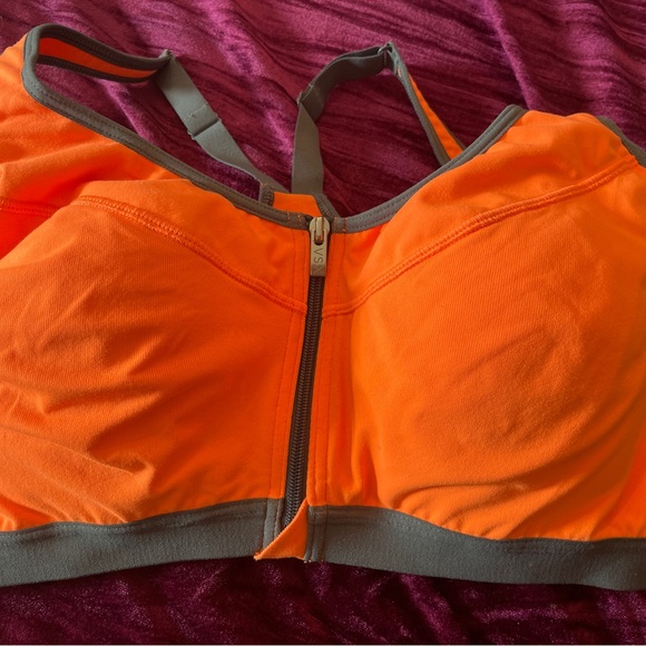 Victoria's Secret VSX Orange Knock Out Front Close Sports Bra size 32C - Picture 10 of 10